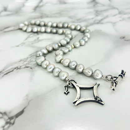 SpikeStar Pearlsz necklace