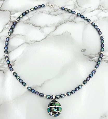 Symbionte Pearl necklace